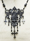 mmm necklace longwithmetalemblem add4