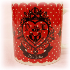 baby_mug_queendrop_add.jpg
